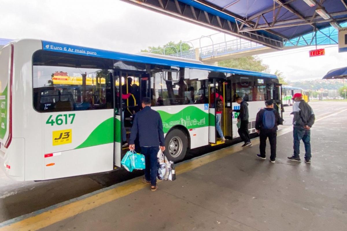 As mudanças contam com adequação de horários na linha 704 e nova partida pela manhã na linha 528