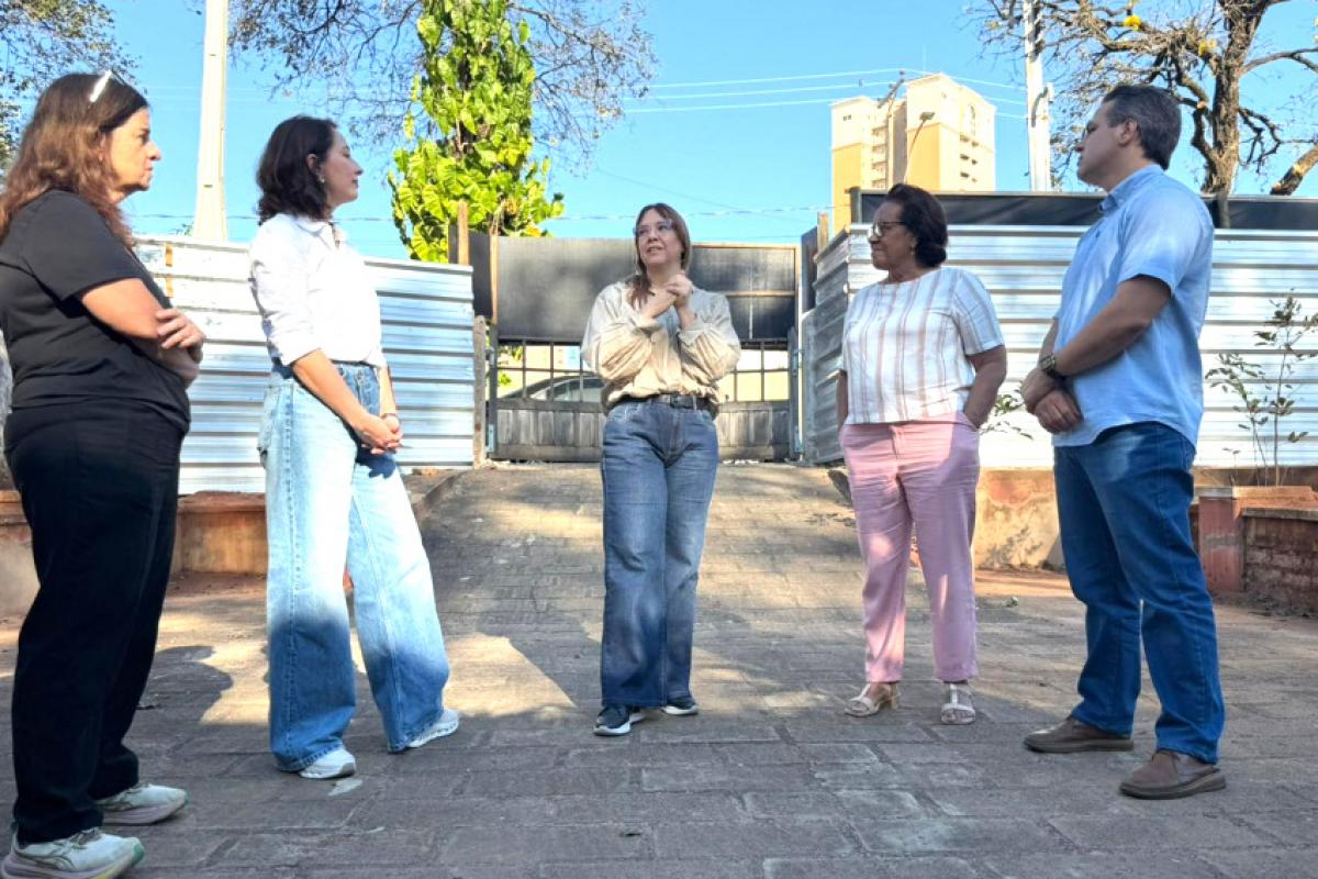 Marilia esteve acompanhada pelo prefeito Lucas Zanatta, pela vice-prefeita Nice Zucon, pela secretária municipal de Cultura, Vanessa Manarelli, e outros profissionais envolvidos nas restaurações