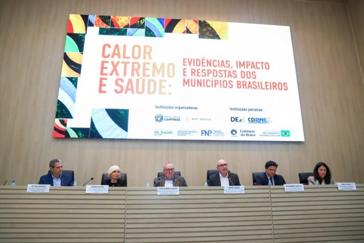 Encontro na Unicamp reúne prefeitos e especialistas para discutir como ondas de calor afetam a saúde e quais medidas podem proteger a população.