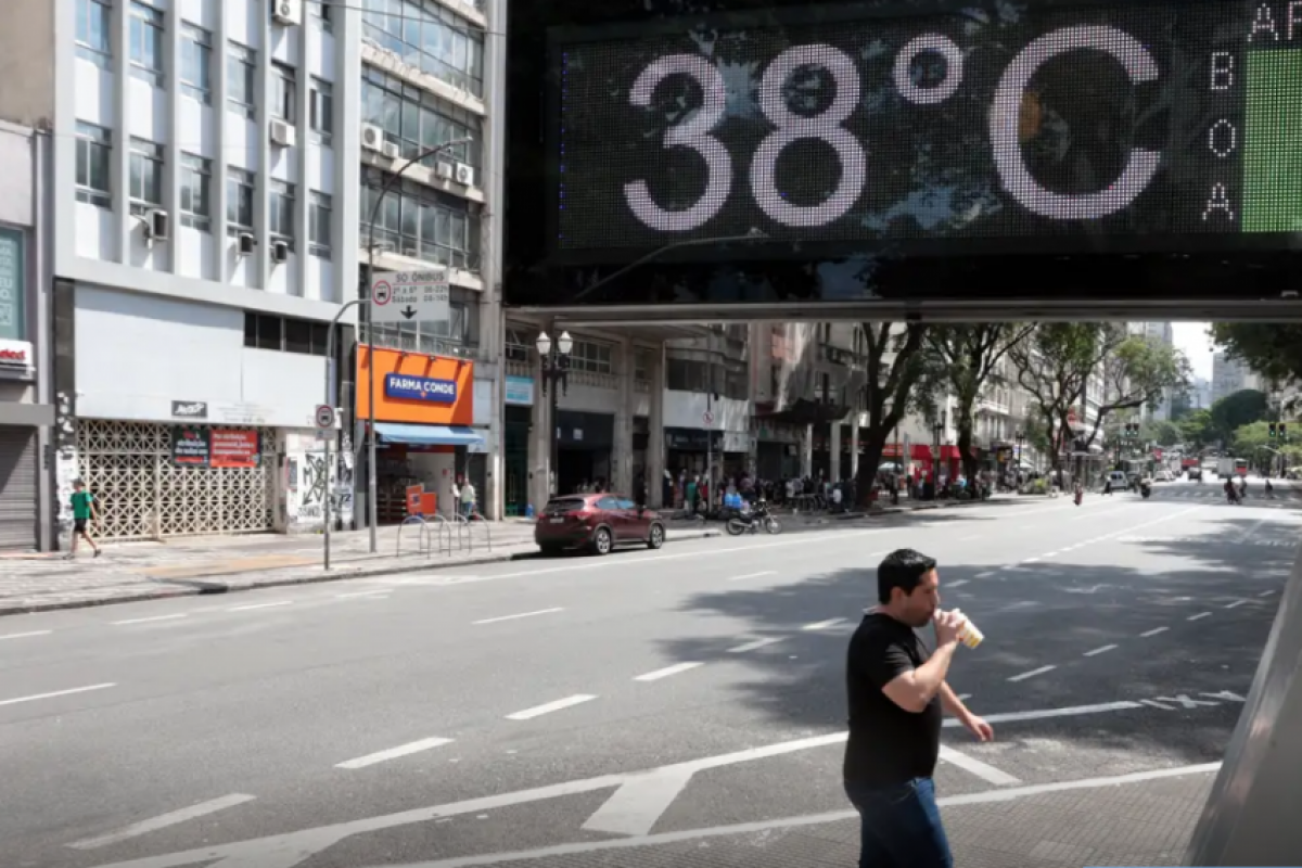 A Defesa Civil alerta que a combinação de calor intenso, baixa umidade e persistência do tempo seco poderá aumentar o desconforto térmico.