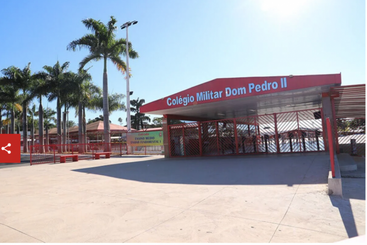 A vítima, que cursa o 7º ano, sofreu múltiplas fraturas no rosto e precisou ser levada de ambulância ao Hospital Alvorada.