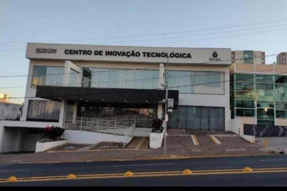 Ao todo, são 15 vagas destinadas para pessoas maiores de 18 anos
