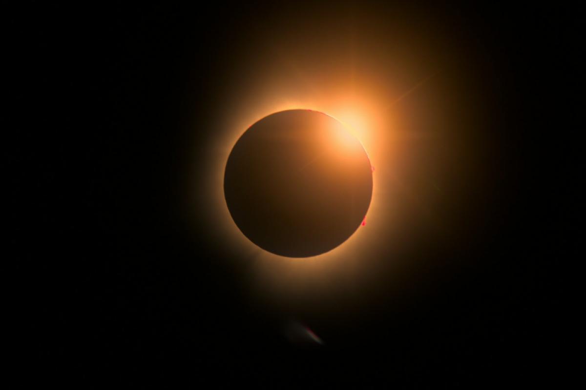 Médicos alertam para os riscos de observar o Sol sem proteção adequada.