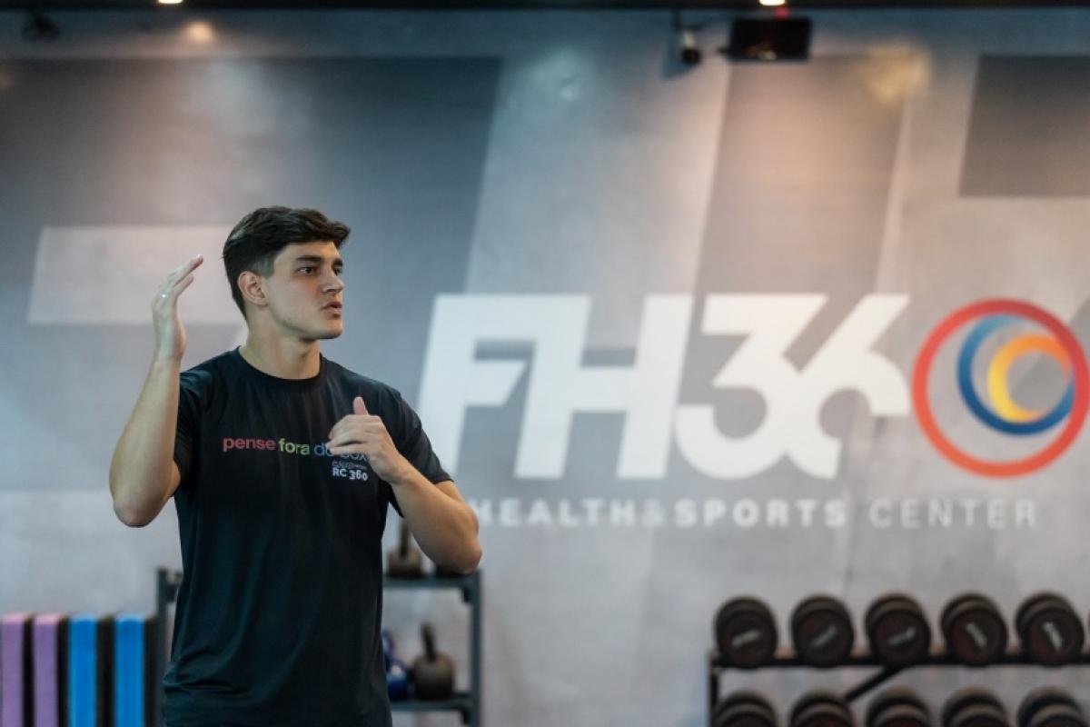 Felipe Gabriel Surian, de 26 anos, é professor de ED. Física e conheceu o esporte pela internet