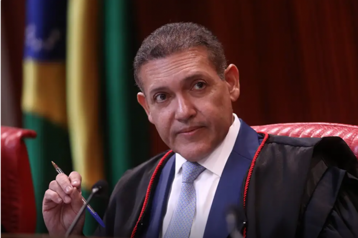Nas conversas, 'KN' é associado ao ministro Kassio Nunes Marques, enquanto a 'turma' se refere ao desembargador Newton Ramos e à advogada Camilla Ramos, mulher dele. 