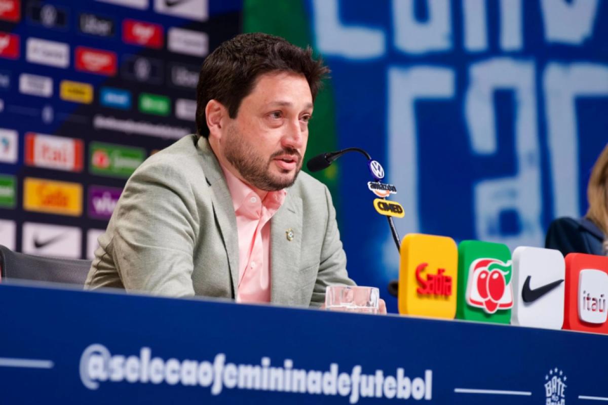Arthur Elias convocou 28 atletas para os dois amistosos contra a Argentina