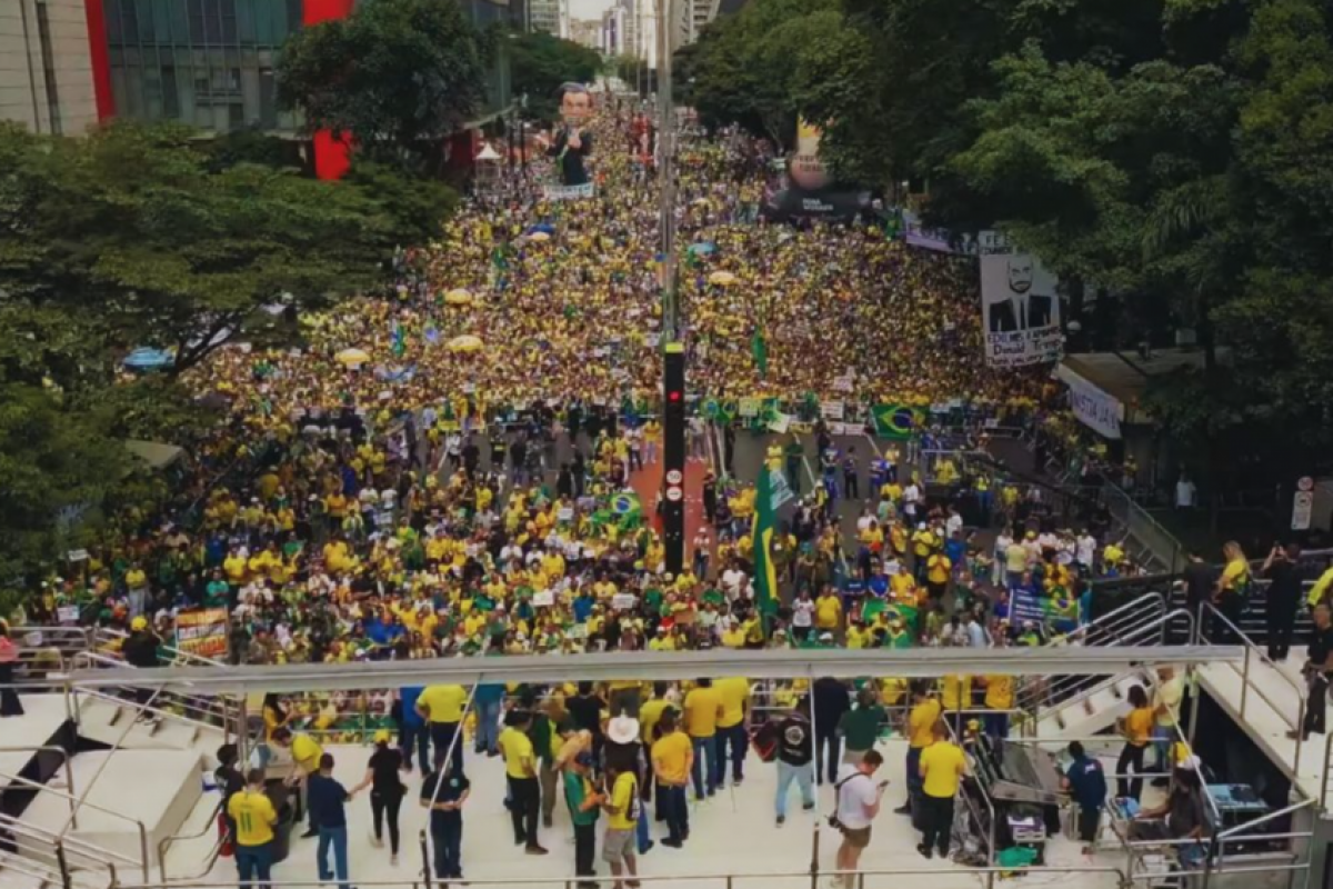 Os atos também reúnem pautas como críticas ao governo Lula e apoio ao ex-presidente Bolsonaro.