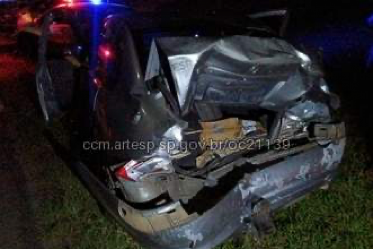Acidente envolveu quatro carros e uma van na Rodovia Gov. Adhemar Pereira de Barros, em Jaguariúna