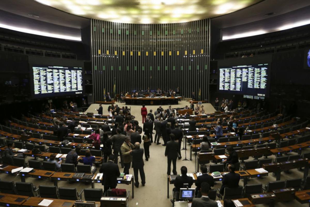 Medidas que incluem mandato para ministros, alterações nas indicações e novas regras para magistrados. 