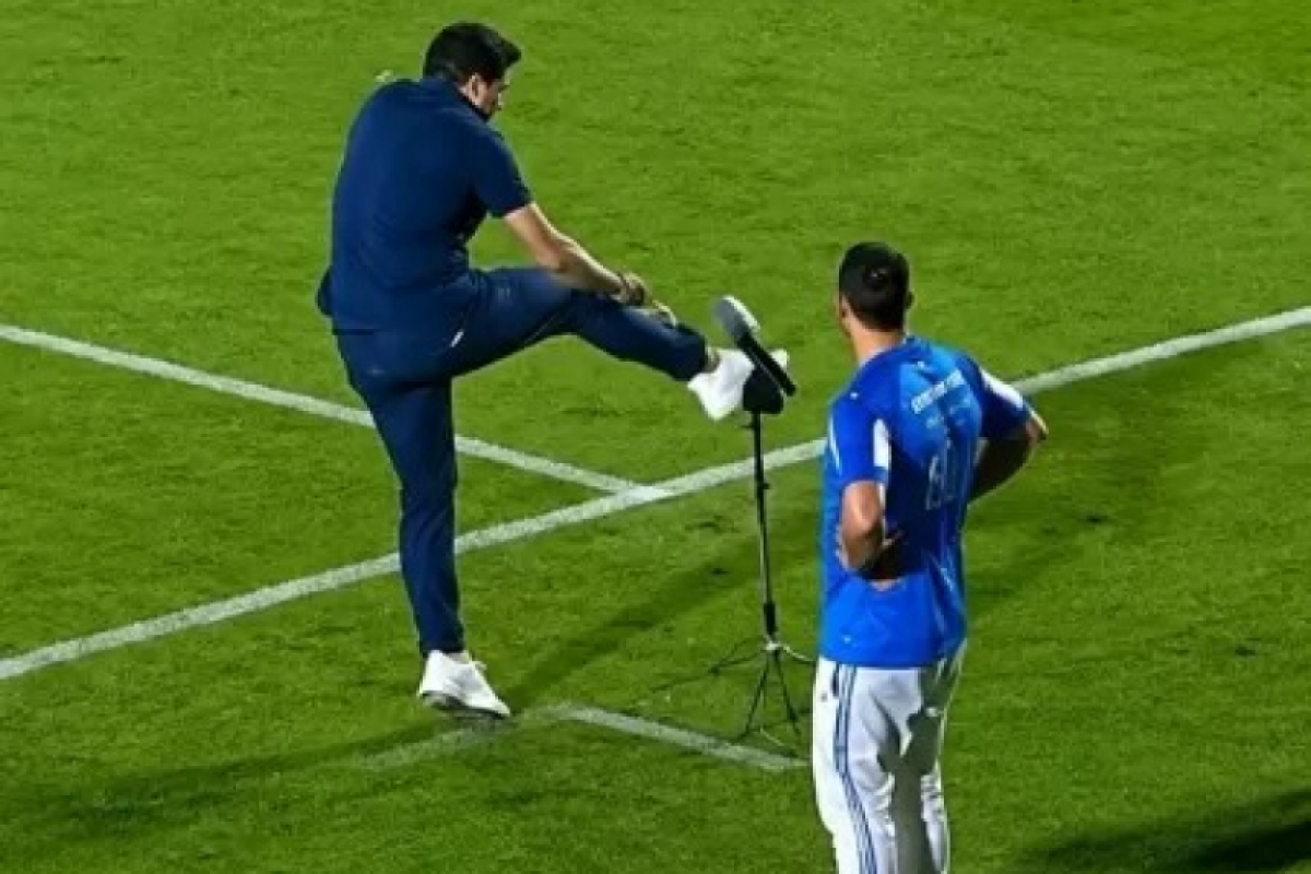 Abel Ferreira chutou microfone no jogo contra o Mirassol