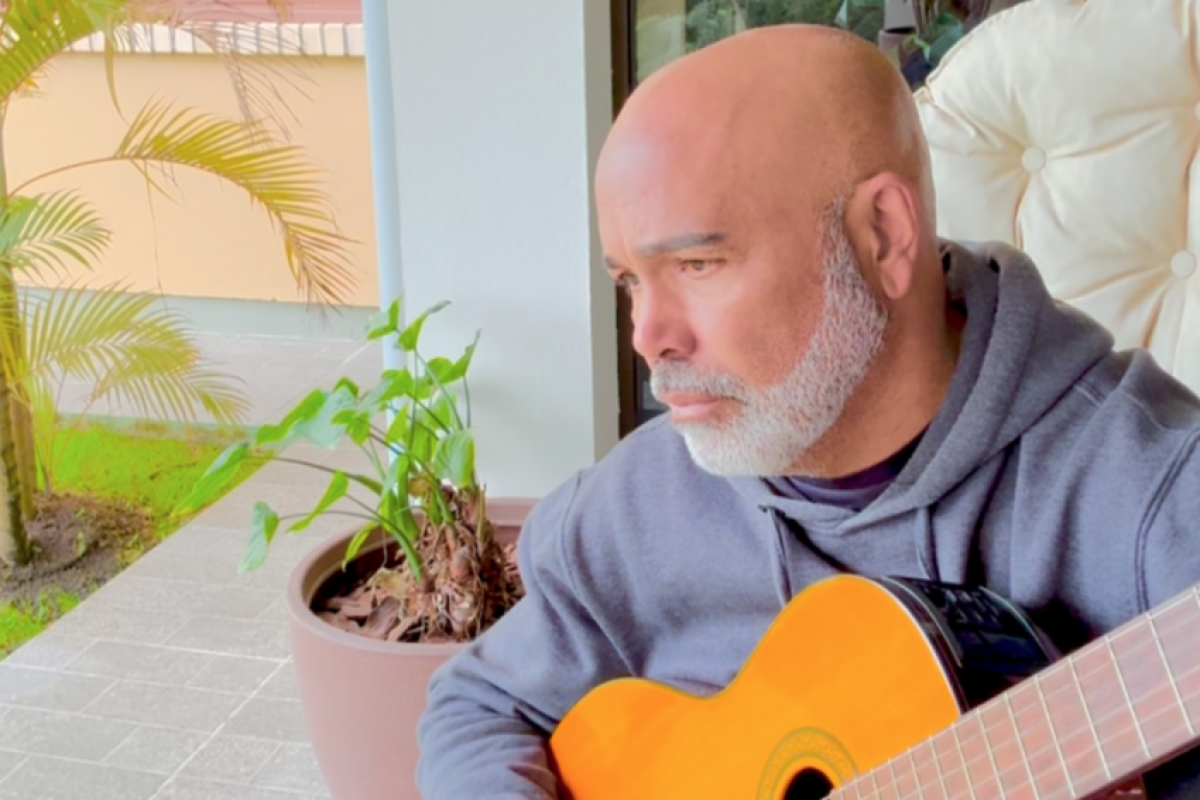 A família agradeceu o carinho dos fãs e pediu privacidade e respeito durante o momento de luto. 
