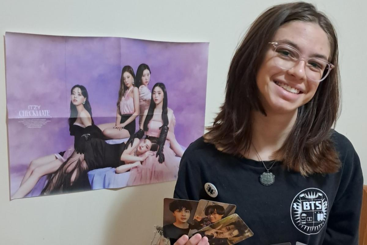 Nathália de Oliveira destaca as coreografias e o sentimento de união entre os fãs 