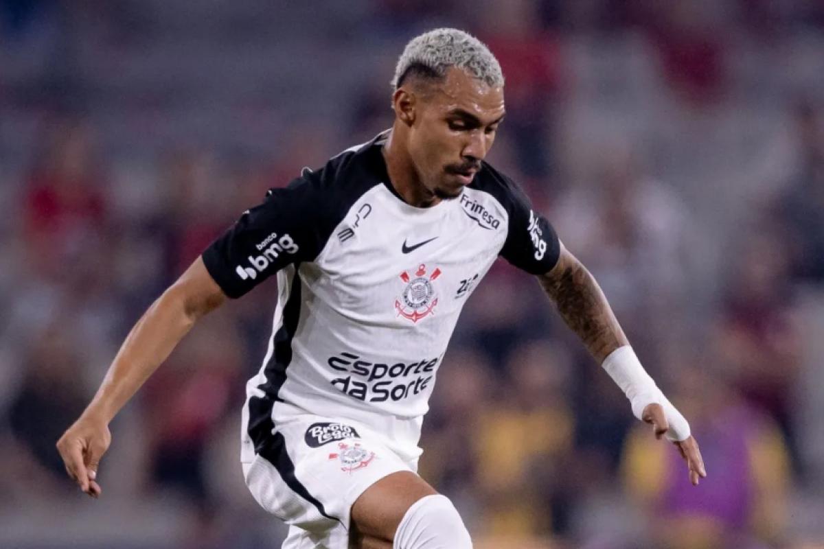 O lateral Matheuzinho, do Corinthians, é um dos estreantes