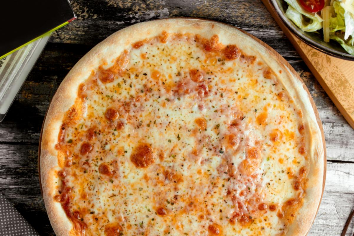 Ação arrecada recursos para projetos voltados ao bem-estar, à saúde e à inclusão social; pizzas custam R$ 50 e podem ser encomendadas antecipadamente