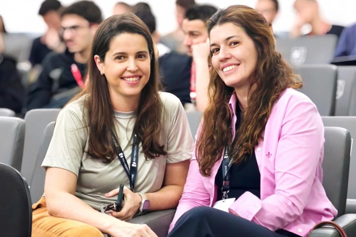 Anos depois, a amizade permanece e ganhou um novo significado: as duas se tornaram professoras da instituição e estiveram à frente do XVIII Congresso Médico Acadêmico (CMA).