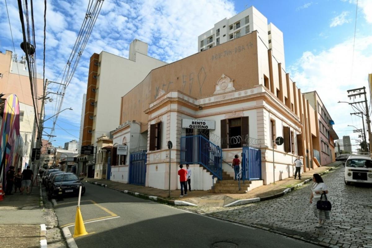 Cineteatro Bento Quirino estreia em 30 de outubro com sessões abertas à população; espaço tem capacidade para 500 pessoas.