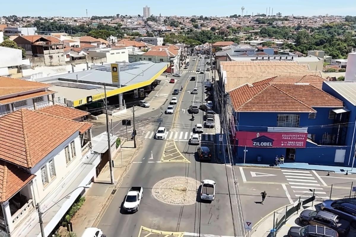 O prefeito disse que a rotatória existente na região precisa ser regularizado e que a mudança vai organizar o trânsito.