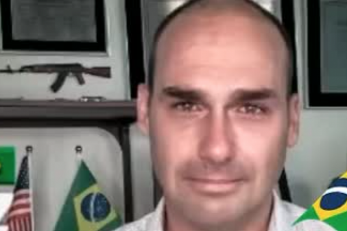 'Três semanas na mão do inimigo é muito tempo', concluiu Eduardo, em referência ao tempo entre as duas votações no Brasil.