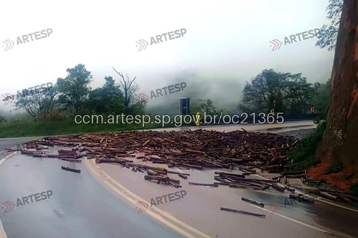 Aconteceu na descida da serra, no km 236.