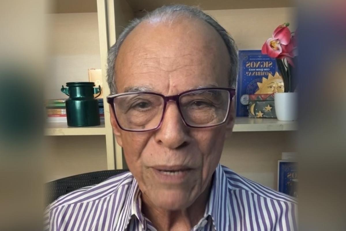 João Bidu comanda o horóscopo diário no de botuca.