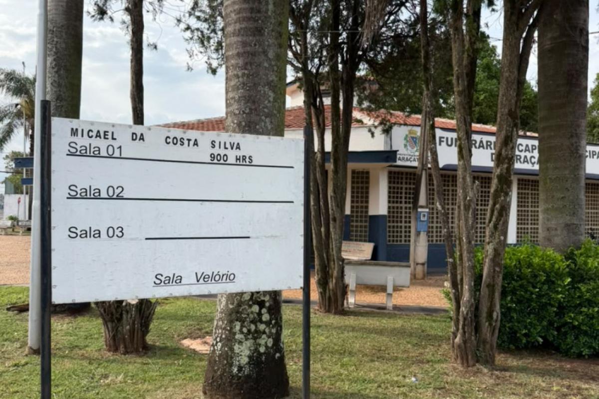 Velório durou cerca de 30 minutos nesta sexta-feira (23), em Araçatuba; família e Assistência Social decidiram restringir a despedida por segurança