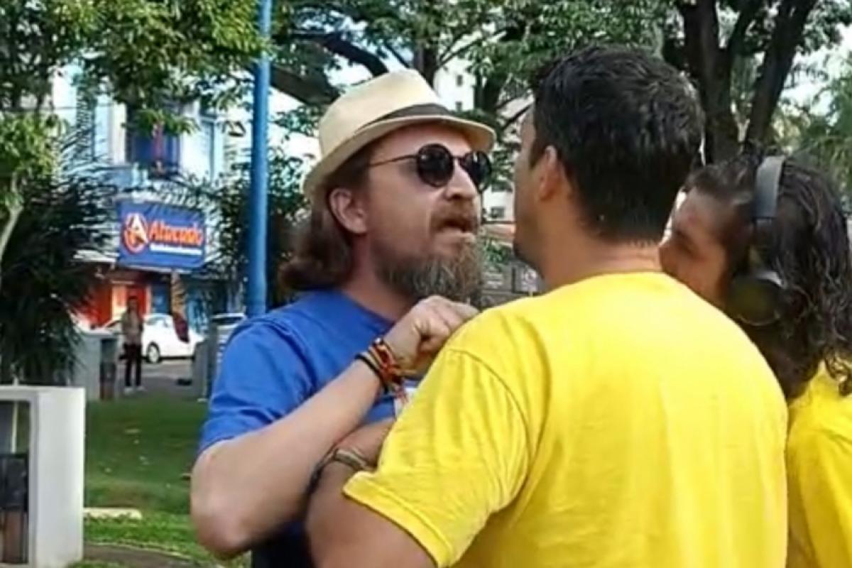 Desentendimento entre Murilo Gomes e Leandro Patriota na Praça Matriz, no Centro, nesse domingo