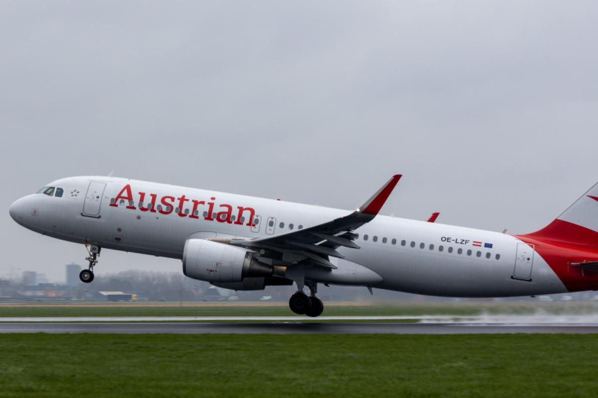 O Airbus A320 fez um pouso de emergência no aeroporto de Sofia, onde os passageiros foram retirados da aeronave. 