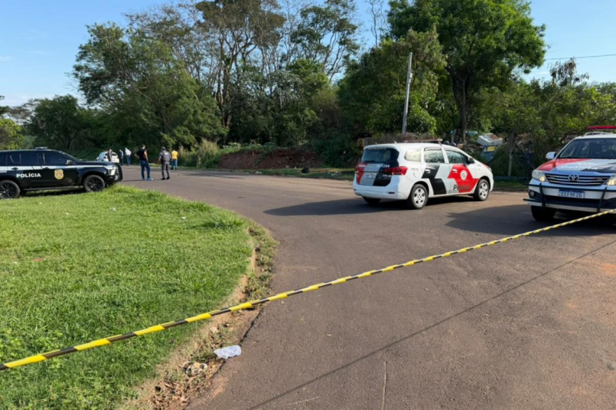 Corpo carbonizado é encontrado e polícia investiga morte em Araçatuba
