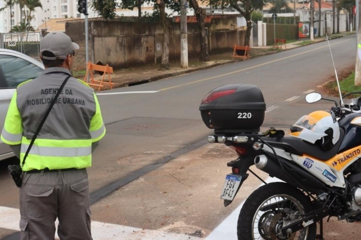 Bloqueio na Dr. Salles Oliveira será das 8h às 17h para obras da Comgás; quatro linhas de ônibus terão alterações no trajeto.