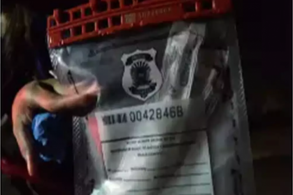 Durante o desentendimento, a vítima deu um tapa no rosto do suspeito, que reagiu com uma facada nas costas.