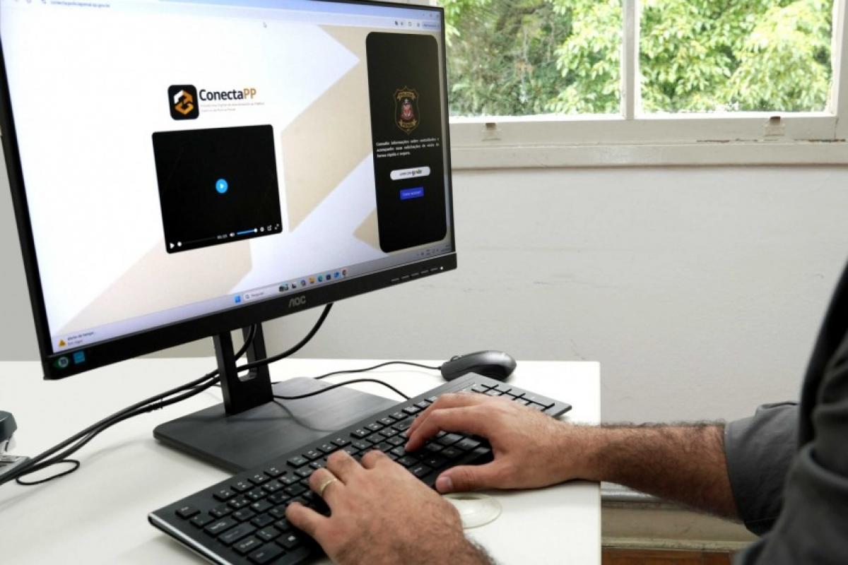 O próprio visitante pode inserir documentos necessários diretamente no site conecta.policiapenal.sp.gov.br e acompanhar o andamento da solicitação pelo sistema