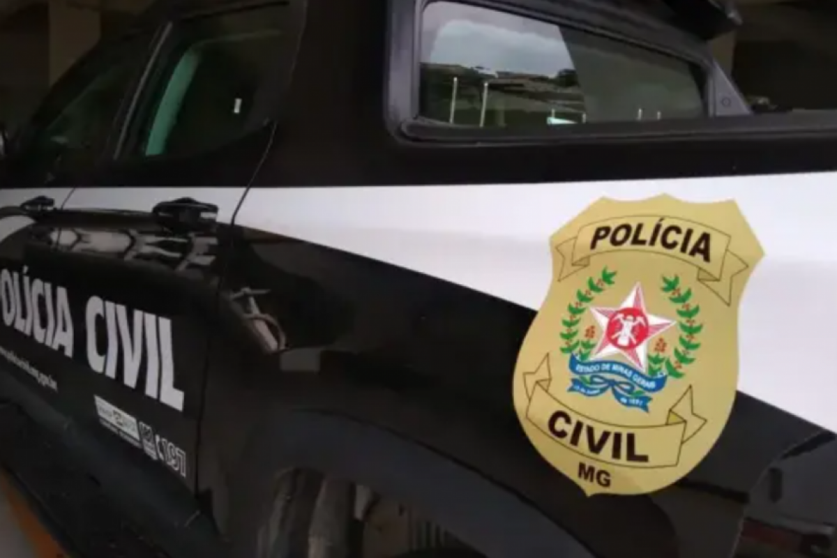 Os policiais encontraram a vítima já morta dentro do imóvel. 
