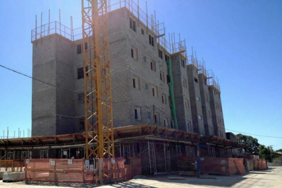 Construções em andamento refletem a demanda por profissionais da construção civil